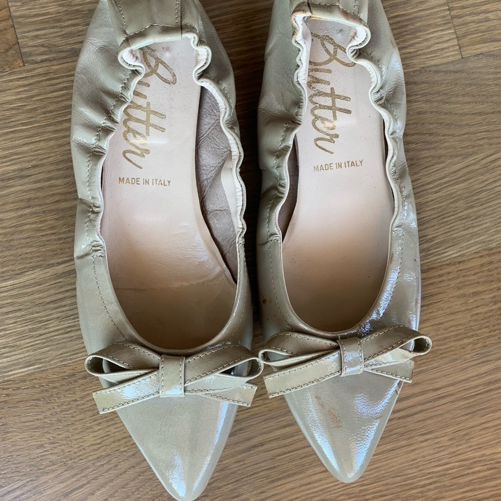 Butter Ballet Flats with bow accent